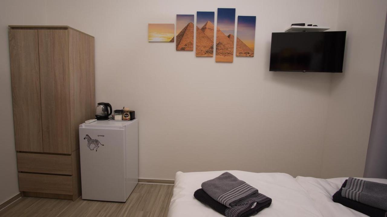 Apartment Continents Nearby Main Train And Bus Station Praag Buitenkant foto