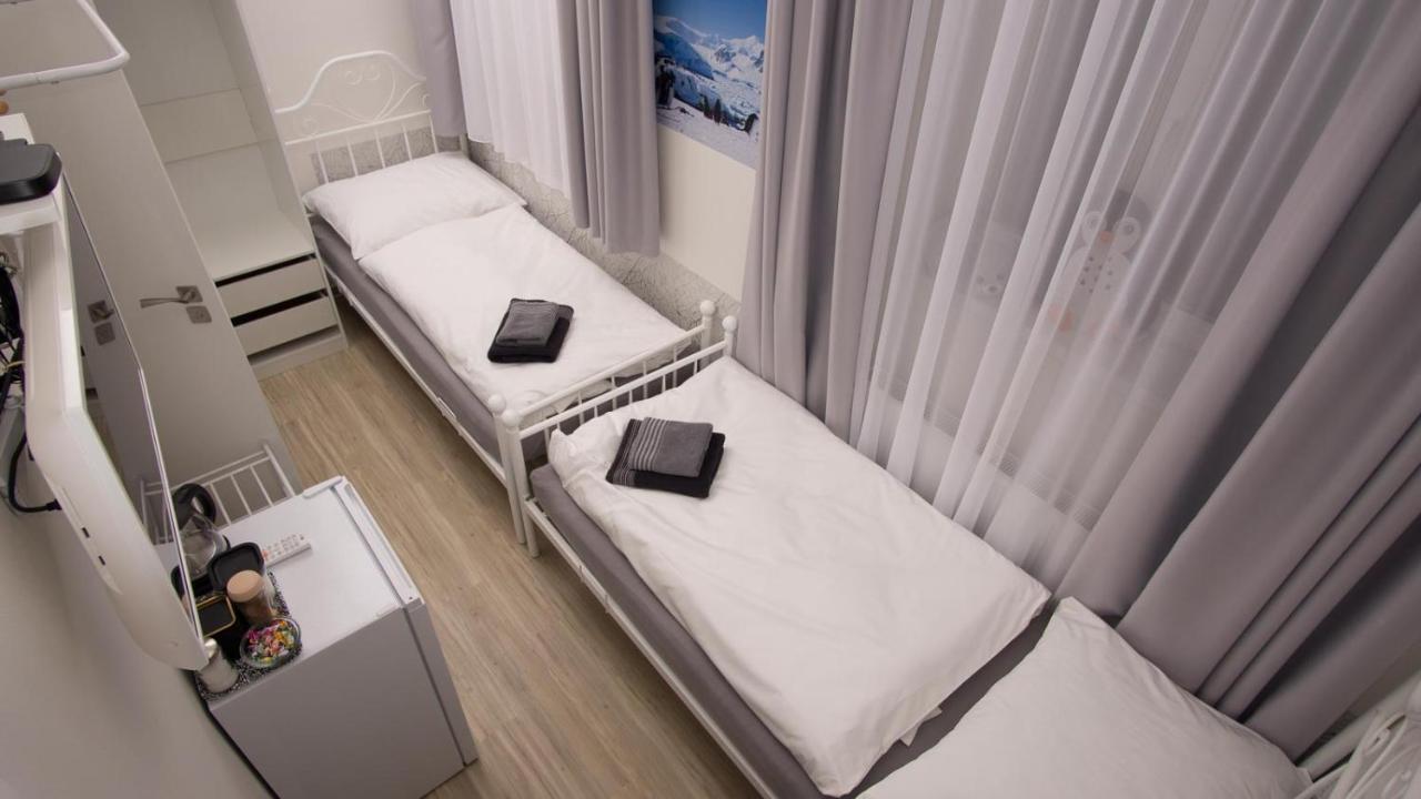 Apartment Continents Nearby Main Train And Bus Station Praag Buitenkant foto