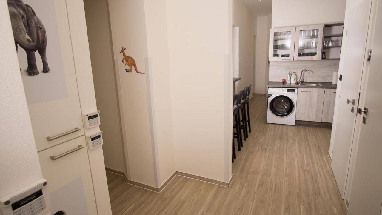 Apartment Continents Nearby Main Train And Bus Station Praag Buitenkant foto